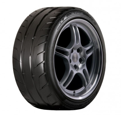 Nitto NT05 tread pattern